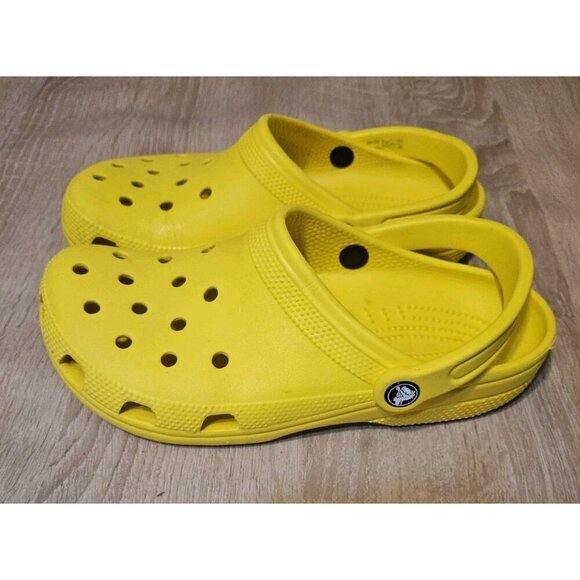 Crocs Bright Yellow Classic Clog Men’s Size 7 Woman’s Size 9 Slip On Shoes - Picture 1 of 8